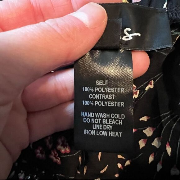 Lulus black boho blooms pants. Size M - Picture 6 of 10